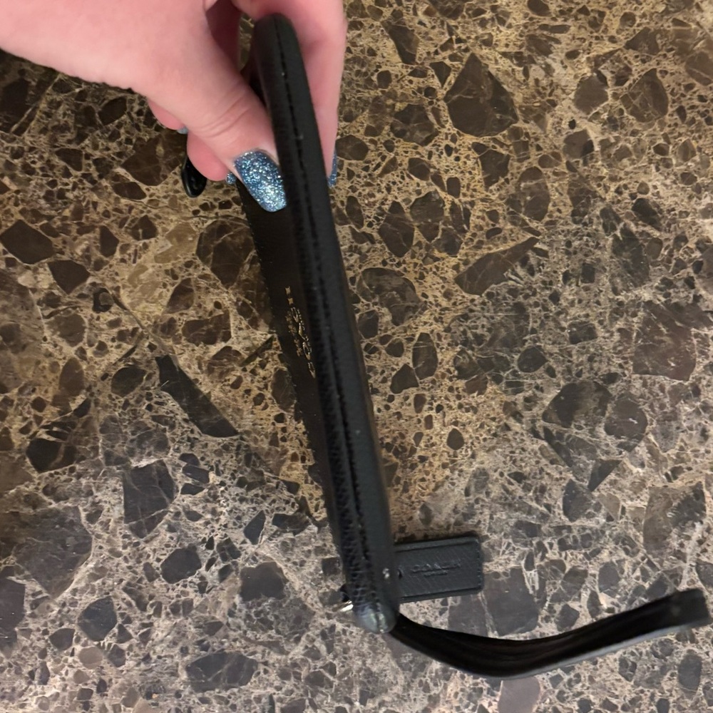 Coach black leather wristlet like new - Picture 6 of 6